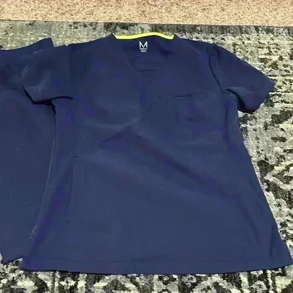 Madelita scrub set - Picture 2 of 6